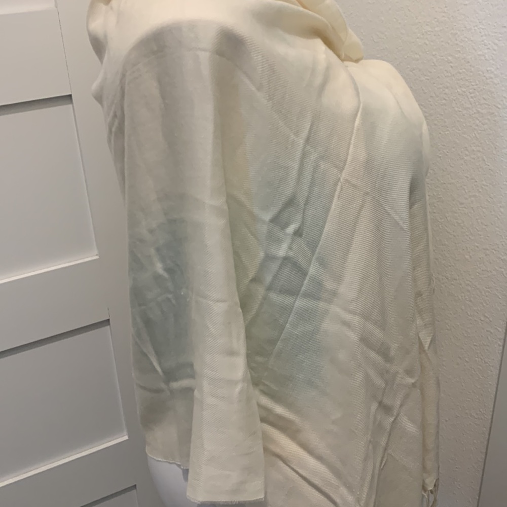 Two Scarves / Wraps🧣 - Picture 8 of 16